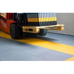 Pavimento Industriale Autoposante in PVC