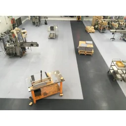 Pavimento Industriale Autoposante in PVC