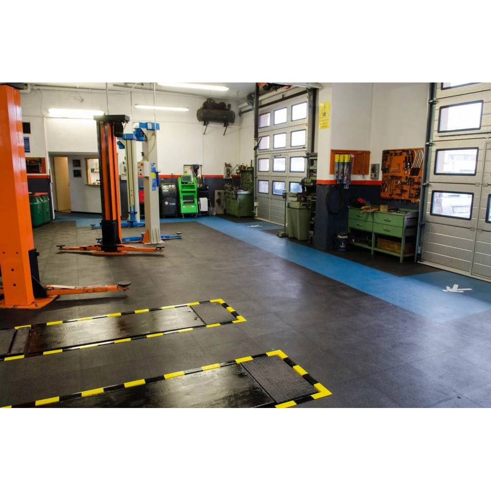 Pavimento Industriale Autoposante in PVC