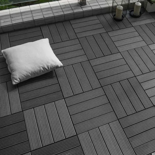 Piastrella in WPC - Legno Composito per terrazzi