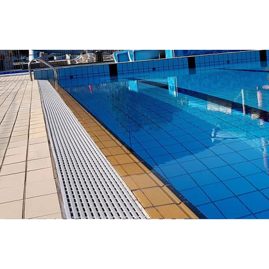 Griglie a canaletta per piscine