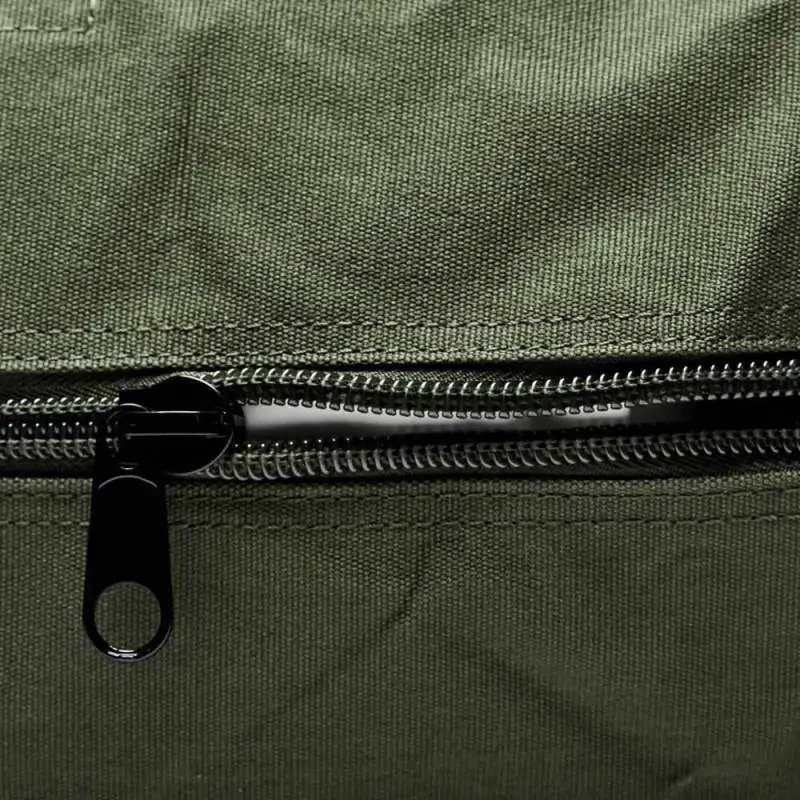 Ampio borsone sportivo a tracolla in stile militare
