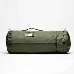 Ampio borsone sportivo a tracolla in stile militare