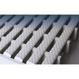 Piastrella in PVC riciclato a incastro autoposante