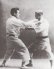 Kyūzō Mifune (a sinistra) e Kanō Jigorō (a destra).